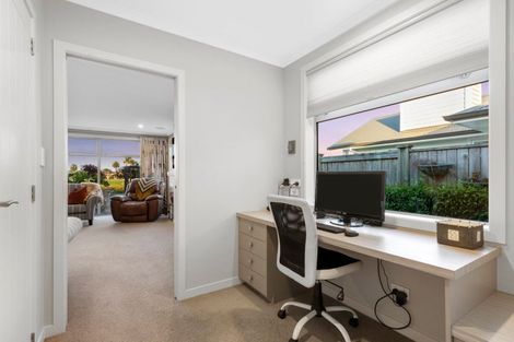 Photo of property in 56 Cassinia Close, Papamoa Beach, Papamoa, 3118