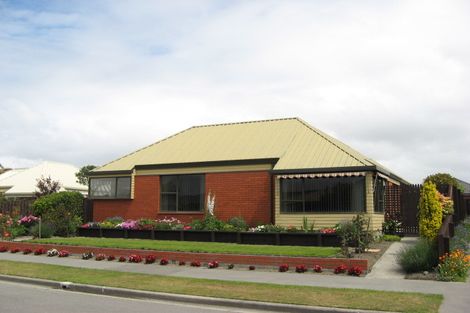 Photo of property in 2/6 Gatonby Place, Avonhead, Christchurch, 8042