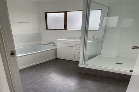 Photo of property in 1/43 Seaton Road, Murrays Bay, Auckland, 0630