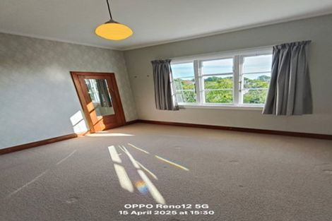 Photo of property in 32 Victoria Road, New Plymouth, 4310