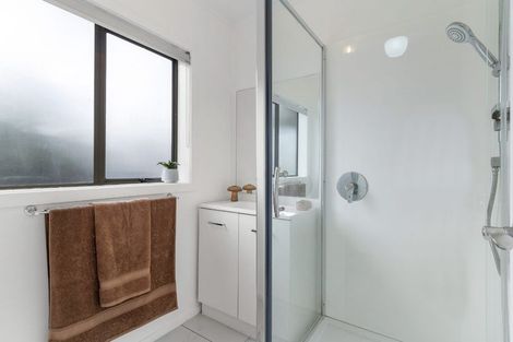 Photo of property in 2/36 Trentham Road, Papakura, 2110