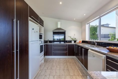 Photo of property in 73 Goods Road, Otumoetai, Tauranga, 3110