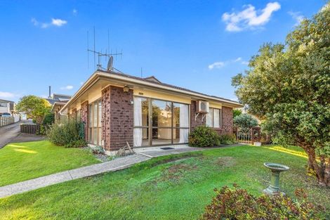 Photo of property in 353a Oceanbeach Road, Mount Maunganui, 3116