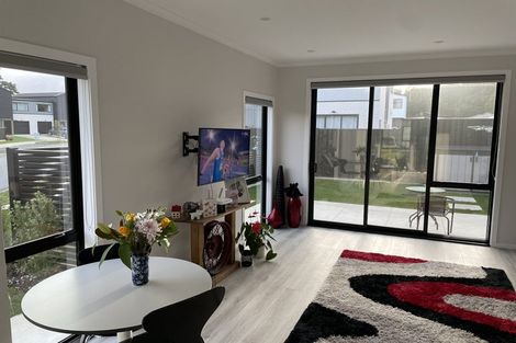 Photo of property in 1 La Mer Lane, Wallaceville, Upper Hutt, 5018