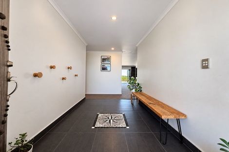 Photo of property in 48 Travers Road, Te Kauwhata, 3782