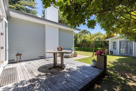 Photo of property in 353 Hardy Street, Nelson, 7010