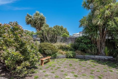 Photo of property in 43 Fairview Crescent, Kelburn, Wellington, 6012