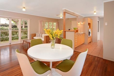 Photo of property in 2/16 Cresta Avenue, Beach Haven, Auckland, 0626
