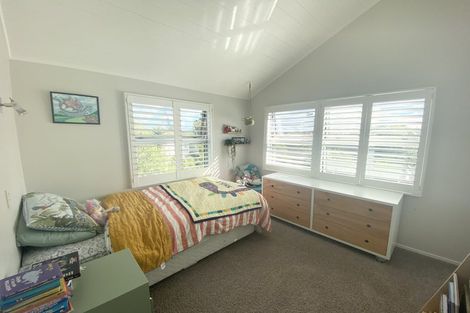 Photo of property in 2/43 Toroa Street, Torbay, Auckland, 0630