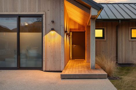 Photo of property in 2 Appin Court, Jacks Point, Queenstown, 9371