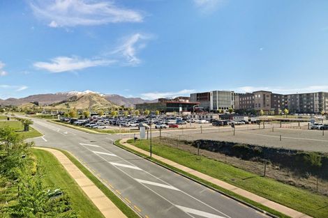 Photo of property in Toru Apartments, 413/10 Copper Beech Avenue, Frankton, Queenstown, 9300