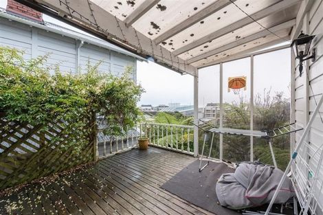 Photo of property in 80 Kelburn Parade, Kelburn, Wellington, 6012