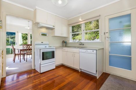 Photo of property in 4 Wilmshurst Place, Tawa, Wellington, 5028