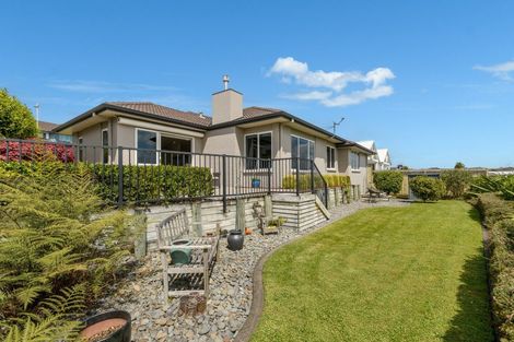 Photo of property in 11 Broadwater Close, Pyes Pa, Tauranga, 3112