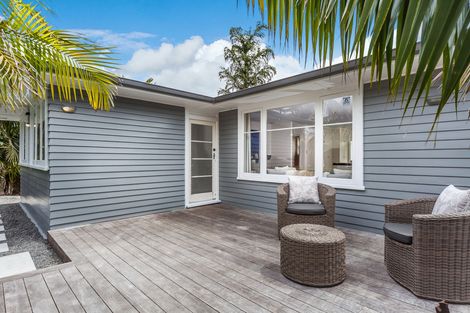 Photo of property in 13 Amberley Avenue, Te Atatu South, Auckland, 0610