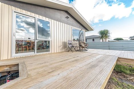 Photo of property in 140 Puriri Street, Castlecliff, Whanganui, 4501