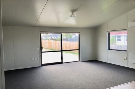 Photo of property in 49a Fairclough Road, Beach Haven, Auckland, 0626