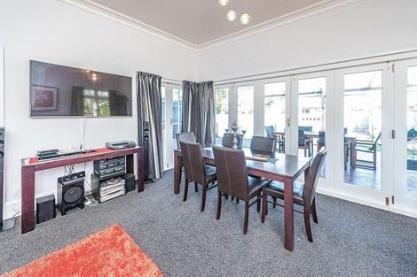 Photo of property in 9 Great North Road, Saint Johns Hill, Whanganui, 4501