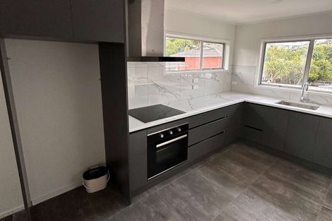 Photo of property in 2/42 Sheridan Drive, New Lynn, Auckland, 0600