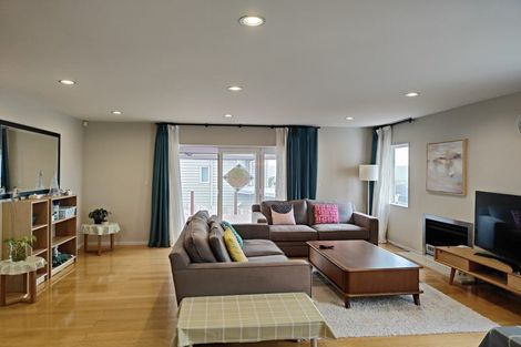 Photo of property in 90 Oakway Drive, Schnapper Rock, Auckland, 0632