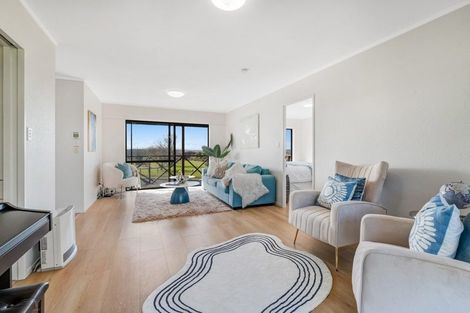 Photo of property in 24 Bronzewing Terrace, Unsworth Heights, Auckland, 0632