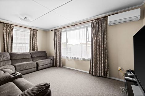 Photo of property in 25 Curling Crescent, Onekawa, Napier, 4110