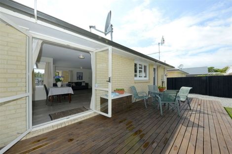 Photo of property in 96 Bickerton Street, Wainoni, Christchurch, 8061