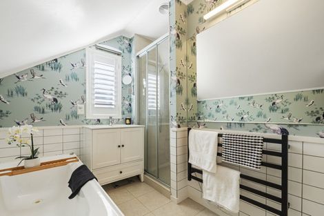 Photo of property in 1/2 Heathcote Road, Castor Bay, Auckland, 0620