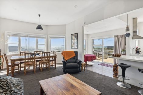 Photo of property in 60 The Parade, Paekakariki, 5034