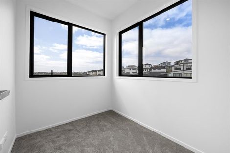Photo of property in 37 Paina Crescent, Massey, Auckland, 0614