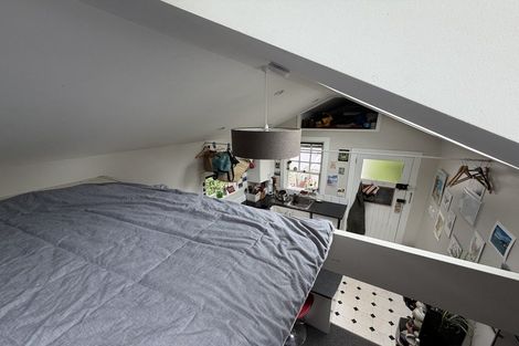 Photo of property in 62 Kelburn Parade, Kelburn, Wellington, 6012