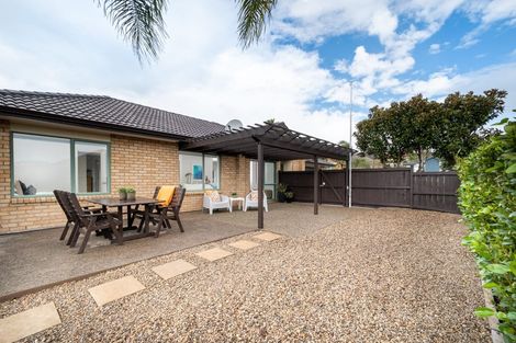 Photo of property in 32 Rush Creek Drive, Westgate, Auckland, 0614