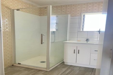 Photo of property in 1/115 Mcleod Road, Te Atatu South, Auckland, 0610