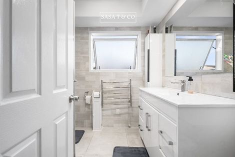 Photo of property in 8 Julian Place, Otara, Auckland, 2023