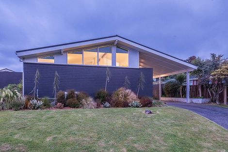 Photo of property in 2 Cranwell Street, Churton Park, Wellington, 6037