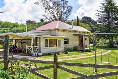 Photo of property in 1394 Opaki Kaiparoro Road, Mauriceville, Masterton, 5882