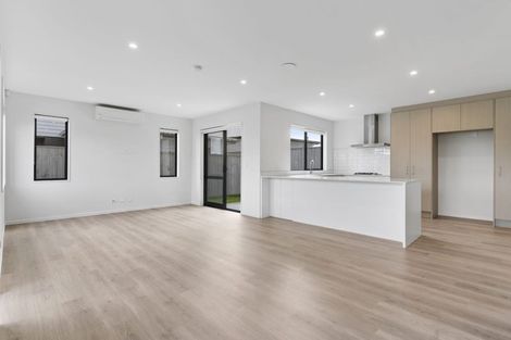 Photo of property in 18 Gosper Road, Takanini, 2112