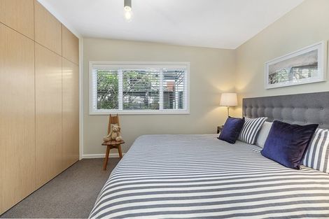 Photo of property in 106 Breaker Bay Road, Breaker Bay, Wellington, 6022