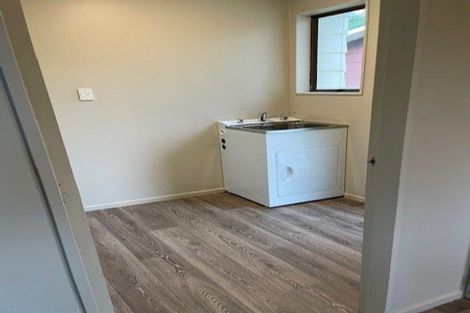 Photo of property in 15 Fiona Grove, Karori, Wellington, 6012