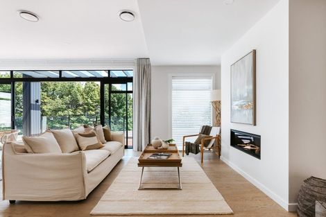 Photo of property in 2/3 Tremaine Avenue, Two Mile Bay, Taupo, 3330