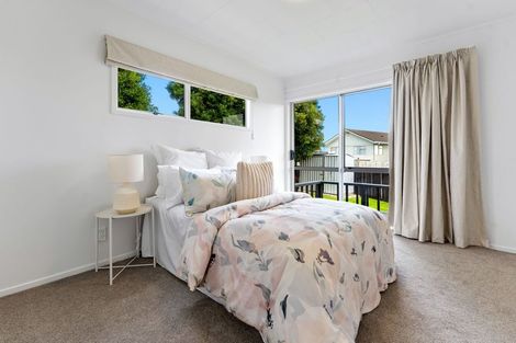 Photo of property in 7 Pureora Place, Clendon Park, Auckland, 2103