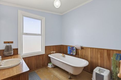 Photo of property in 14 Mouatt Street, Waitara, 4320