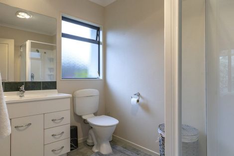 Photo of property in 32 Balmoral Drive, Hilltop, Taupo, 3330