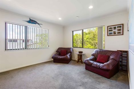 Photo of property in 121 Pemberton Avenue, Bayview, Auckland, 0629