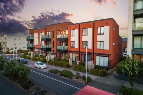 Photo of property in 3/20 Kerewhenua Crescent, Hobsonville, 0616