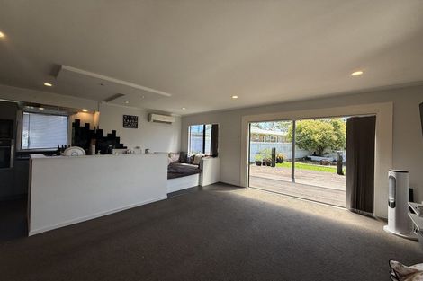 Photo of property in 456a West Coast Road, Glen Eden, Auckland, 0602