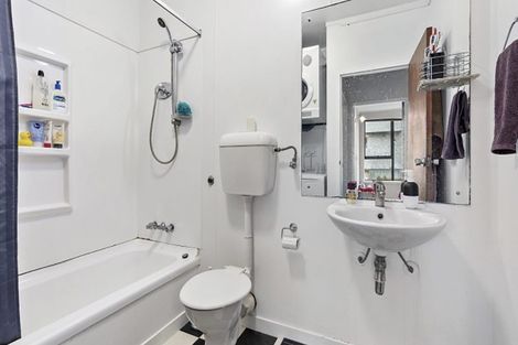Photo of property in Hobson Court Flats, 14/70 Hobson Street, Thorndon, Wellington, 6011