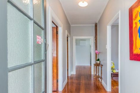 Photo of property in 1-2/6a Pohutukawa Street, Woburn, Lower Hutt, 5010