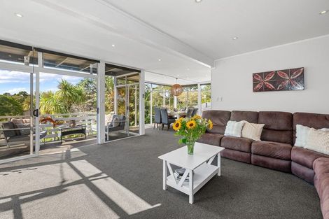 Photo of property in 107 Tiroroa Avenue, Te Atatu South, Auckland, 0610