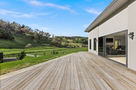 Photo of property in 16 Seafield Road, Eskdale, Napier, 4182